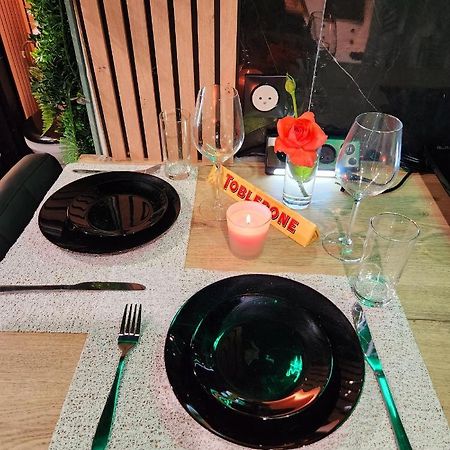 Jungle House Avec Jacuzzi A 10 Min De Disneyland -Taille Chambre- Conde-Sainte-Libiaire Bagian luar foto