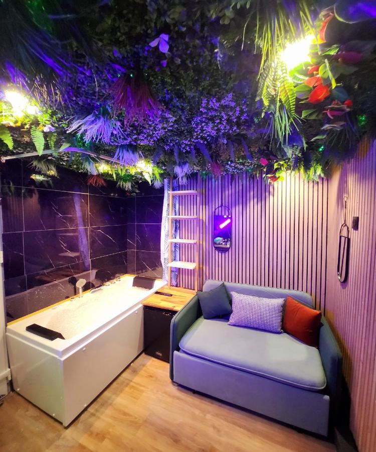 Jungle House Avec Jacuzzi A 10 Min De Disneyland -Taille Chambre- Conde-Sainte-Libiaire Bagian luar foto