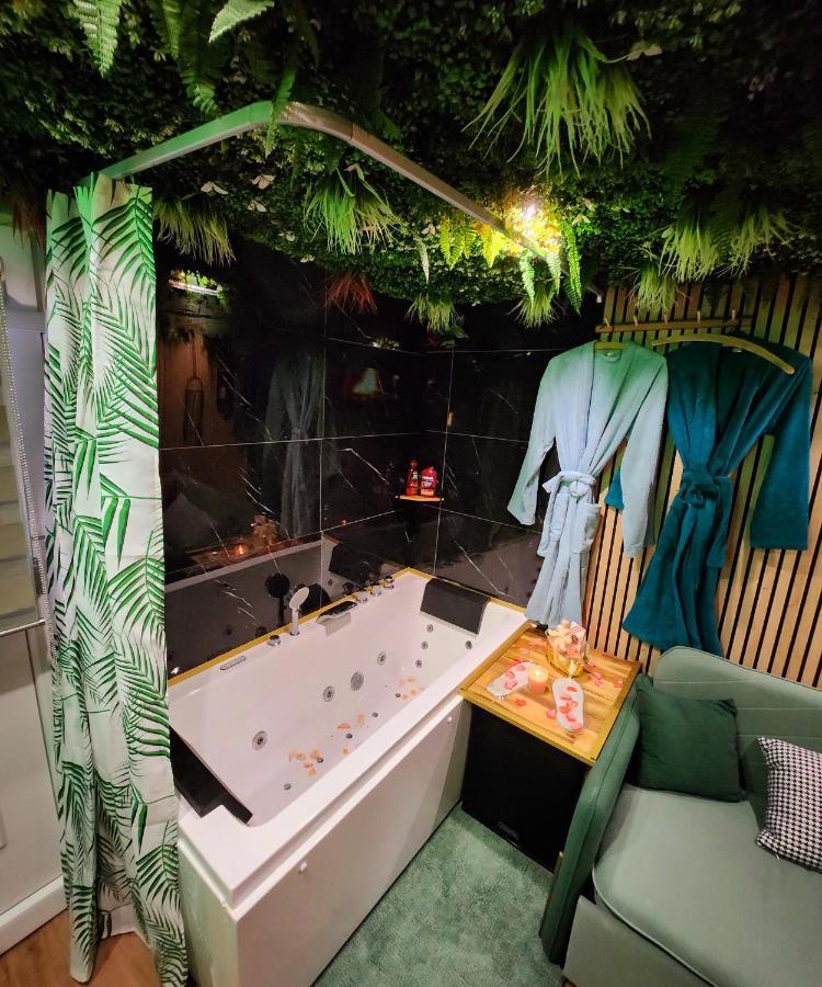 Jungle House Avec Jacuzzi A 10 Min De Disneyland -Taille Chambre- Conde-Sainte-Libiaire Bagian luar foto