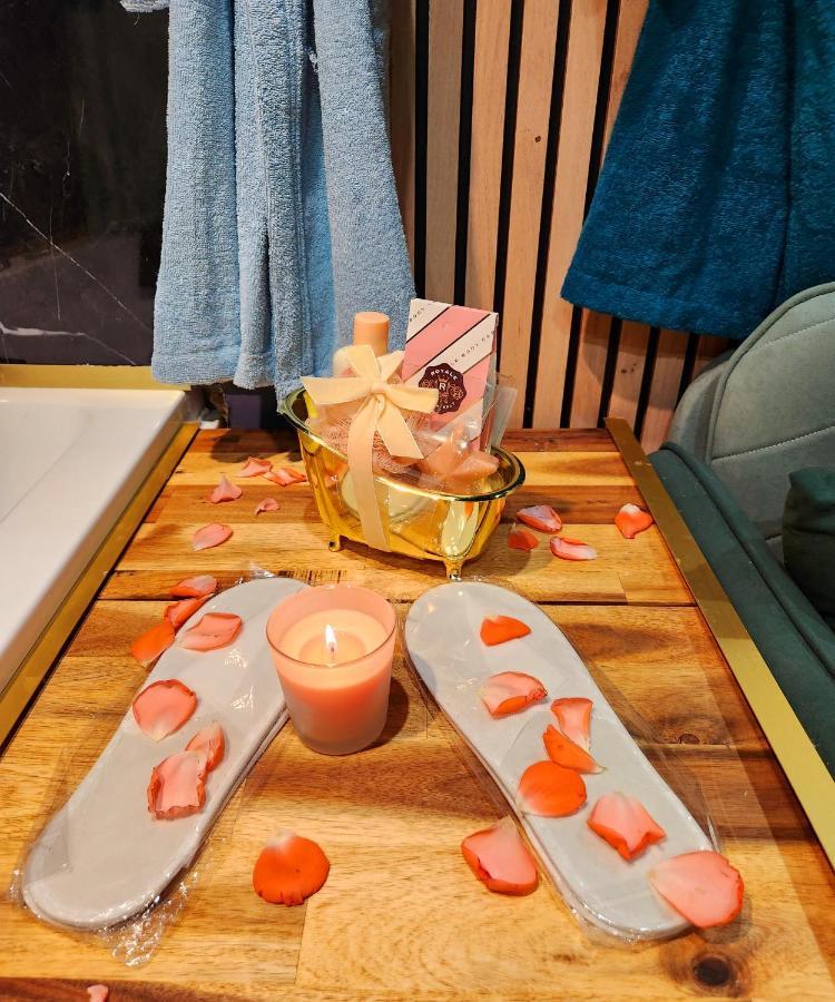Jungle House Avec Jacuzzi A 10 Min De Disneyland -Taille Chambre- Conde-Sainte-Libiaire Bagian luar foto