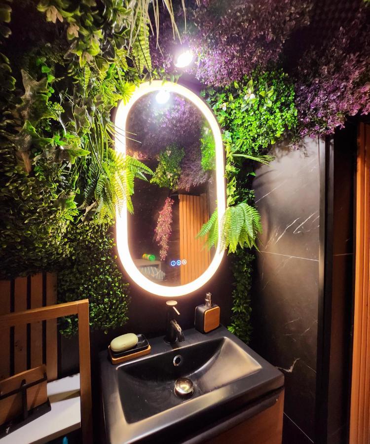 Jungle House Avec Jacuzzi A 10 Min De Disneyland -Taille Chambre- Conde-Sainte-Libiaire Bagian luar foto