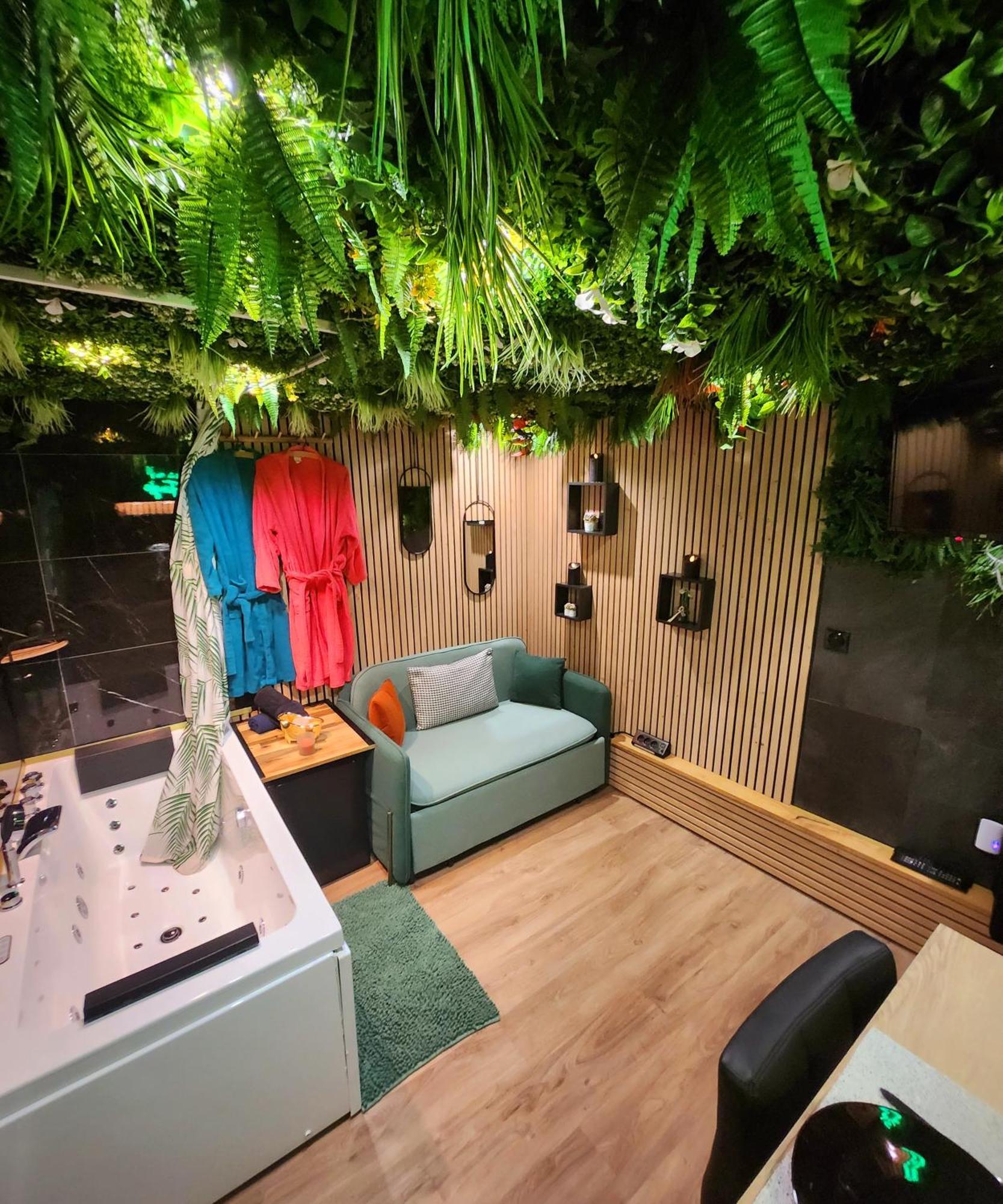Jungle House Avec Jacuzzi A 10 Min De Disneyland -Taille Chambre- Conde-Sainte-Libiaire Bagian luar foto
